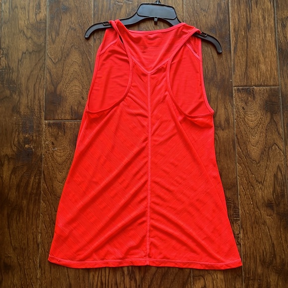 Athleta kettlebella tank, size XS - Picture 5 of 6